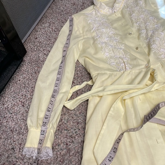 Vintage 50s/60s 2 pc nightgown with matching robe - Picture 4 of 12